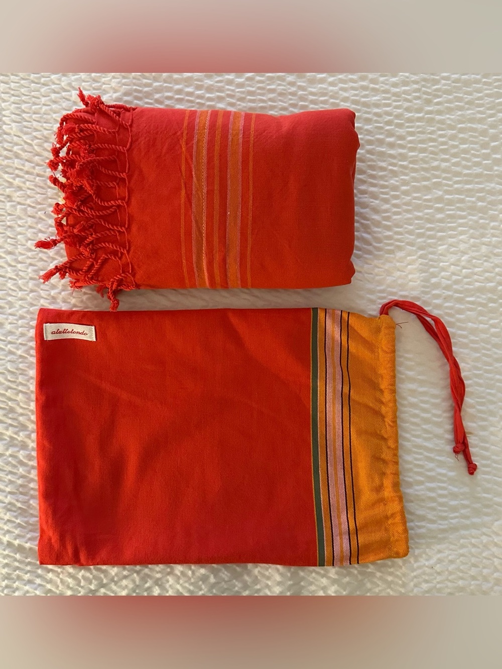 Atuttotondo • made in Kenya • 100% cotton • beach towel • storage bag • pocket